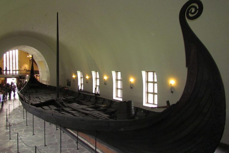 Vikingskipshuset navi